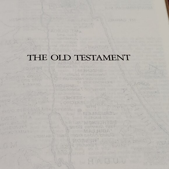 The Living Bible Paraphrased A thought -for-Thought Tyndale Red Leather Bound - Picture 9 of 11